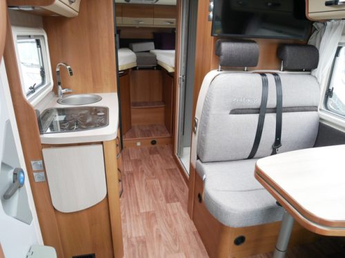 Knaus Van TI 650 MEG Platinum, Lits jumeaux, Climatisation de toit photo : 10