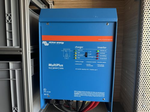Niesmann+Bischoff Arto 85 E Leveling System Overhead Cabinets photo: 19