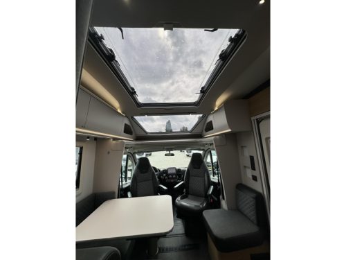 Adria Coral 600 SL 140PK L&auml;ngsbetten Garage  Foto: 14