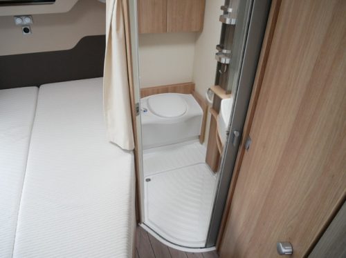 Knaus Sky TI 650 MF, Automaat, Frans&ouml;sisches Bett, Fahrradlift Foto: 14