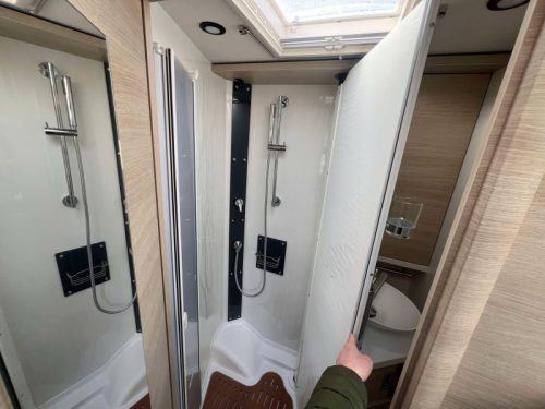 Rapido C50 L=6,59m + Queensbett Foto: 14
