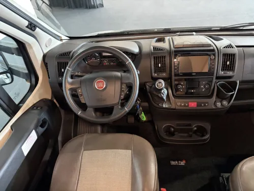 Eura Mobil Profila T 675 SB Franz&ouml;sisches Bett / Navigation Foto: 15