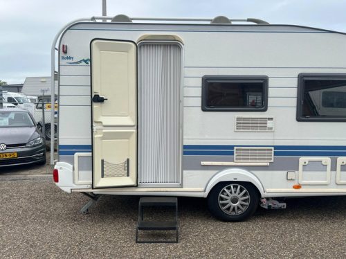 Hobby De Luxe 400 SF | Awning | Bike rack | Mover Semi Automatic | Fixed bed | Dinette (Train seat) | Tempo 100 | Shock absorbers photo: 19