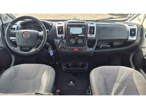 Carado T 449 9-speed automatic - Top condition photo: 2