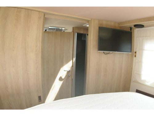 Mobilvetta Kea 90 I Queen bed, Pull-down bed, Garage photo: 17