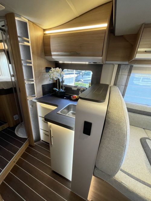 Knaus Sky Wave 60 Years SINGLE BEDS 9-SPEED AUTOMATIC photo: 7