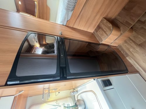 Hymer Exsis-I 504 EX LIT TRANVERSAL+LIT RELEVABLE AUTOMATIQUE EURO6 CLIM DE TOIT photo : 8