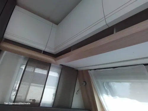 Hobby De Luxe 495 WFB with separate shower and toilet photo: 4
