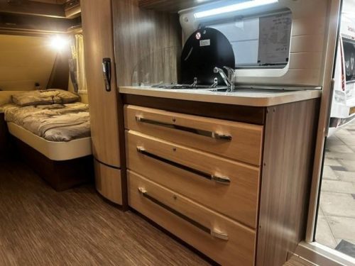 Hobby De Luxe 495 UL mover, awning photo: 5