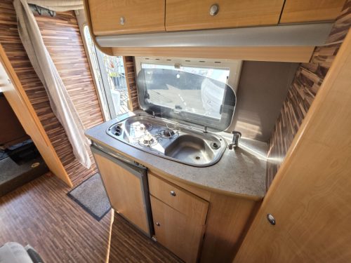 Chausson Welcome 70 2.8JTD 2002 Motorhome photo: 6