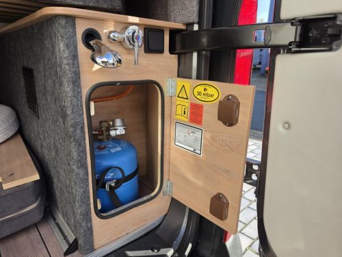 Knaus BoxDrive 680 ME Off Grid, Bom vol Foto: 13