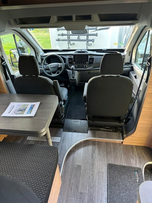 Weinsberg CaraSuite 650 MEG automatic, single beds + pop-top roof photo: 8
