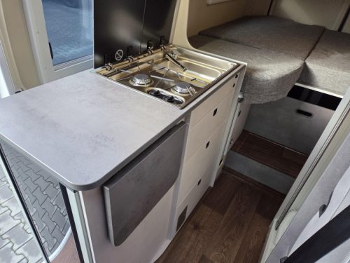 P&ouml;ssl Summit Shine 600 L Pop-top roof Automatic 4 persons. photo: 14