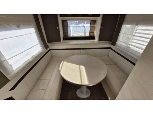 Chausson Welcome 711 TL Round Seating 4-person photo: 8