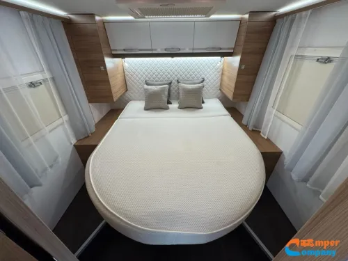 Adria Matrix 640 DC Queensbed / Face to face  photo: 16