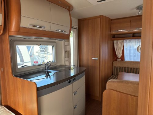 Hobby Excellent 400 SF Mover/Unico awning photo: 5