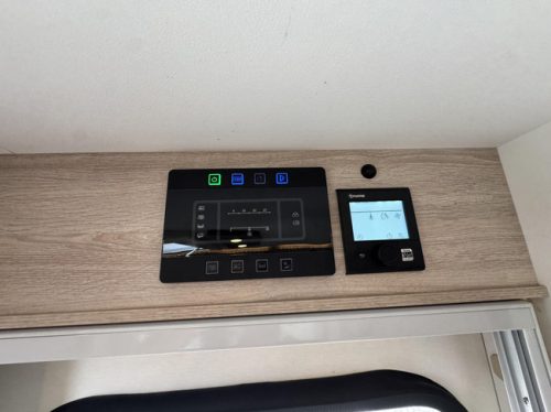 RAPIDO 896 F Automatik - Queensize-Bett Foto: 22