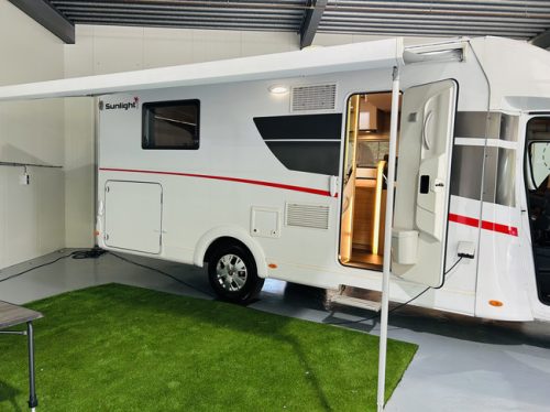Sunlight T69L Queensbed et lit escamotable en bon &eacute;tat. photo: 10