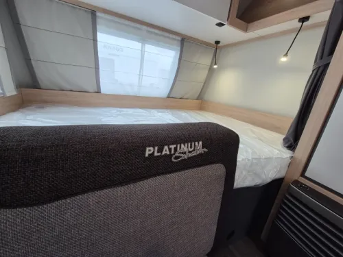 Knaus Sport Platinum 500 QDK Bunk bed and garage door photo: 14