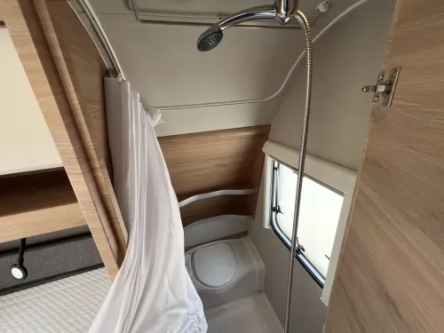 Knaus Sudwind 60 Years 450 FU awning audio system photo: 11