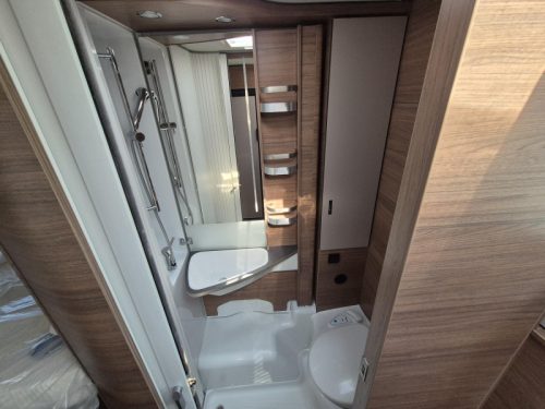 Knaus L!ve I 650 MEG 180 CV asientos con suspensi&oacute;n neum&aacute;tica foto: 10