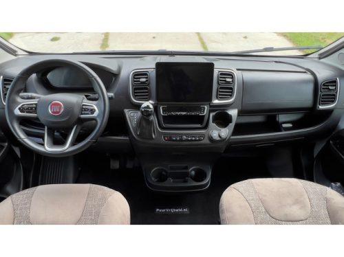 P&ouml;ssl Roadcruiser 640 Automatic / New condition / Van conversion photo: 6