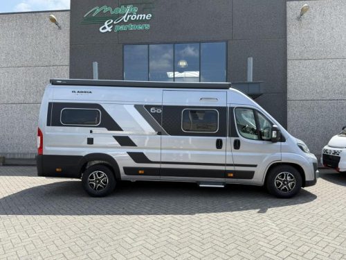 Adria Twin 640 SGX 60 Years Edition Foto: 2