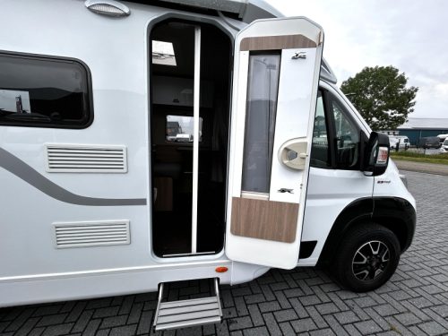 Laika Compact V 9 Single beds/6.60m/2021 photo: 6