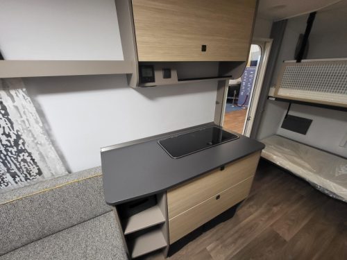 NEXT 381 met stapelbed  foto: 12