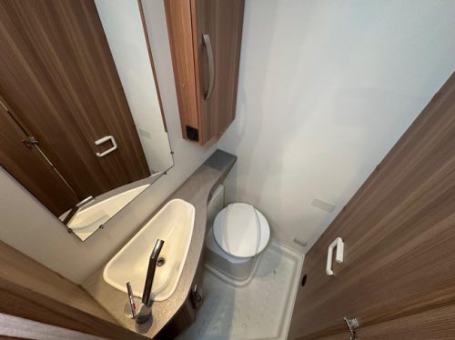 Weinsberg CaraOne 390 QD photo: 8