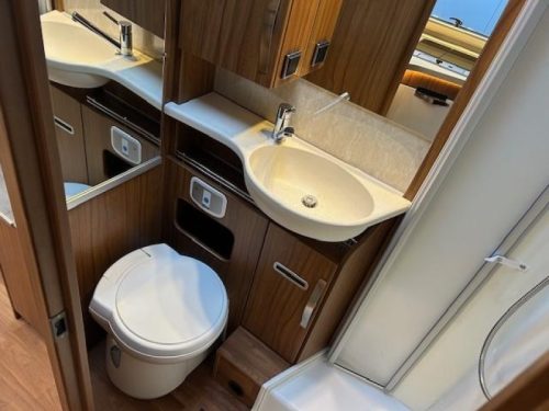 Hymer B584 B588 - automatic - low KM photo: 12
