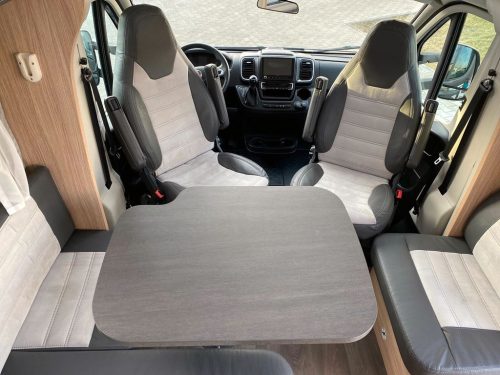 Su T68 Adventure Edition, automatic, TV + sat, single beds and pop-top roof photo: 6