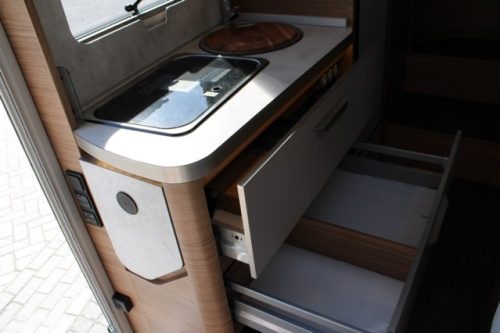 Junger Knaus VanSation 650 Peugeot 2.2 l/ 165 PS mit nur 7.873 km Einzelbetten (45  Foto: 35