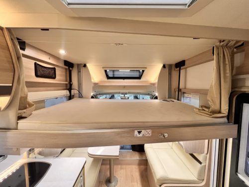 Rapido 696 F Premium Edition Face to face  Foto: 12