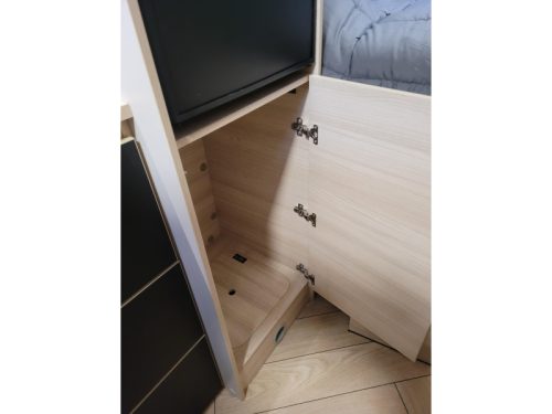 Chausson V 690 Sport-line pop-top roof bed photo: 18