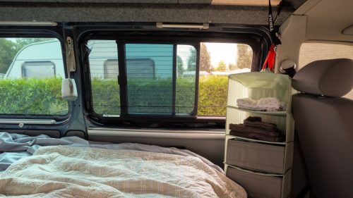 VOLKSWAGEN MULTIVAN photo: 16