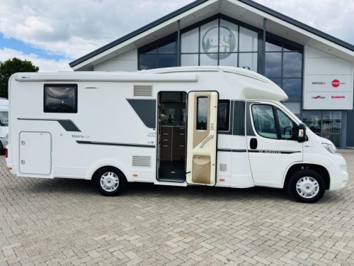 Adria Matrix Plus 670 DC Queensbed Hubbett Wechselrichter Foto: 6