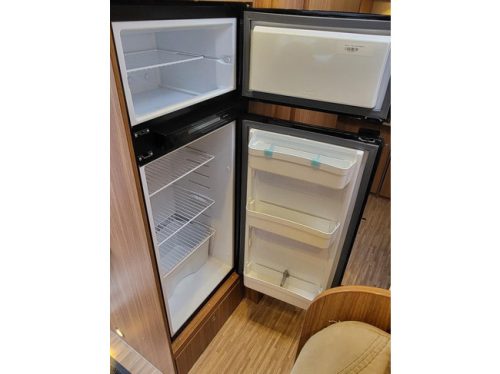 Carado T449 French bed + Pop-top roof photo: 16