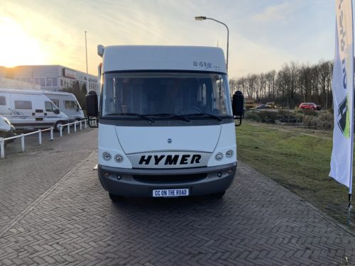 Hymer B 614 2.8 JTD 146 HP Integral, Transverse &ndash; bed & Pull-down bed, Garage etc., Year 2005 Camper centrum on the road photo: 1