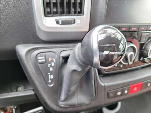B&uuml;rstner Travel Van 620 T 9G AUTOMAAT-COMPACT MODEL Foto: 2