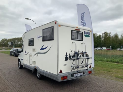 McLouis Lagan 253 G Semi-integrated, Small camper, with bicycle garage, Transverse bed, Year 2006 Camper centrum On The Road photo: 4