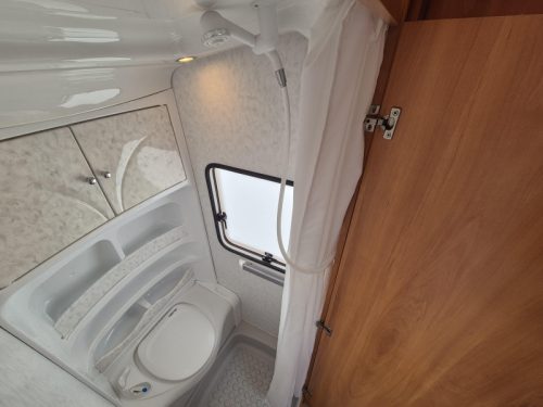 Hobby De Luxe 460 UFE mit Markise Foto: 13