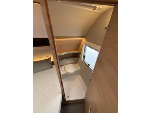 Knaus Sudwind Black Selection 540 FDK STAPELBED-6 PERSOONS  Foto: 7