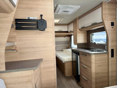Knaus Sudwind Black Selection 460 EU Summer Air Conditioning Special Offer! photo: 3