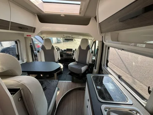 VANTourer 630 L HEFBED 180 PS Automatik BE37 Foto: 11