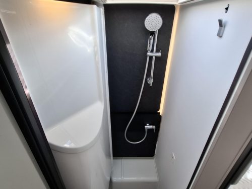 Adria Compact Supreme 2027 FULL Option Black ed Foto: 17