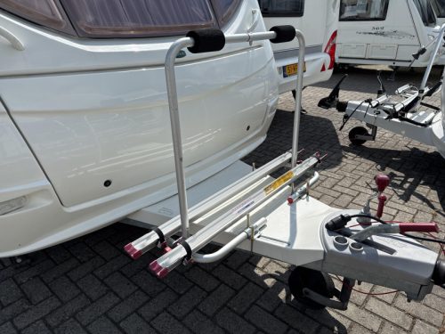 Chateau Calista 390 TZF Awning/Bike rack photo: 10