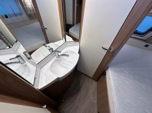 Hobby De Luxe 460 UFE photo : 9