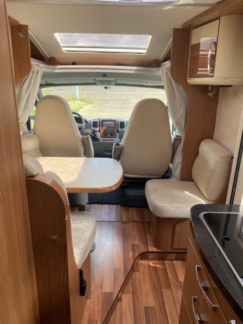 Hymer T 674 SL 2.3 MultiJet 160 HP, Semi-integrated, 2 Single beds, Engine air conditioning, Auto. dish etc. Year of manufacture 2011 Motorhome Centrum On the Road at the Noorderringweg 4 in Marum. photo: 4