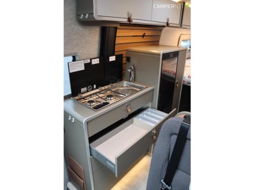 Hymer Grand Canyon S 700 190ch Automatique 4x4 | Pack Premium | Lits jumeaux | Lithium | Auvent | 6.97m | Chauffage diesel | Si&egrave;ges chauffants photo : 14